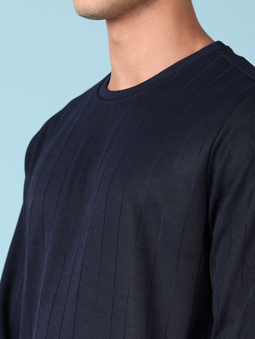 men long sleeves plain t-shirt - 21545070 -  Standard Image - 4