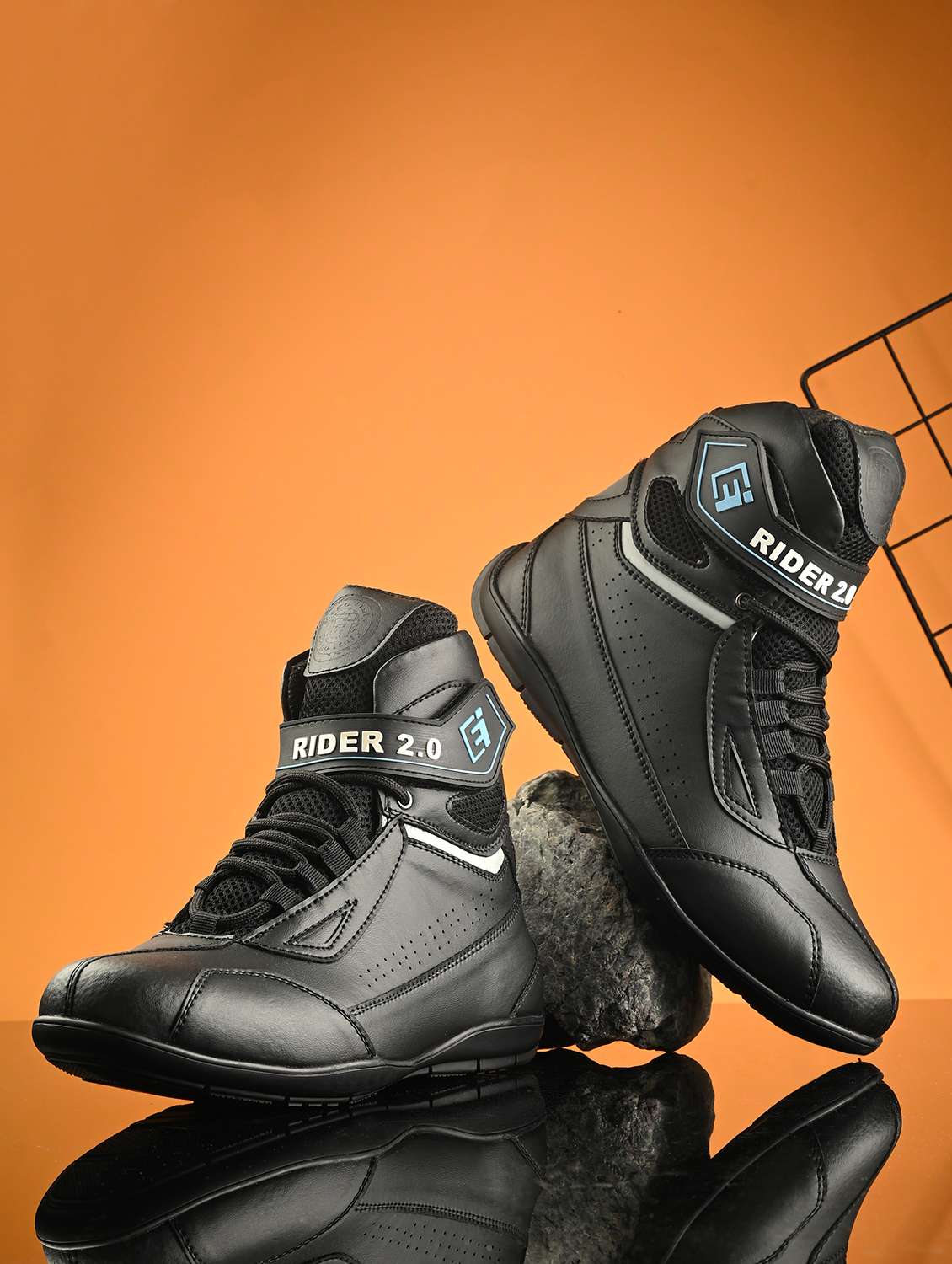 men black sport shoe - 21545427 -  Zoom Image - 0
