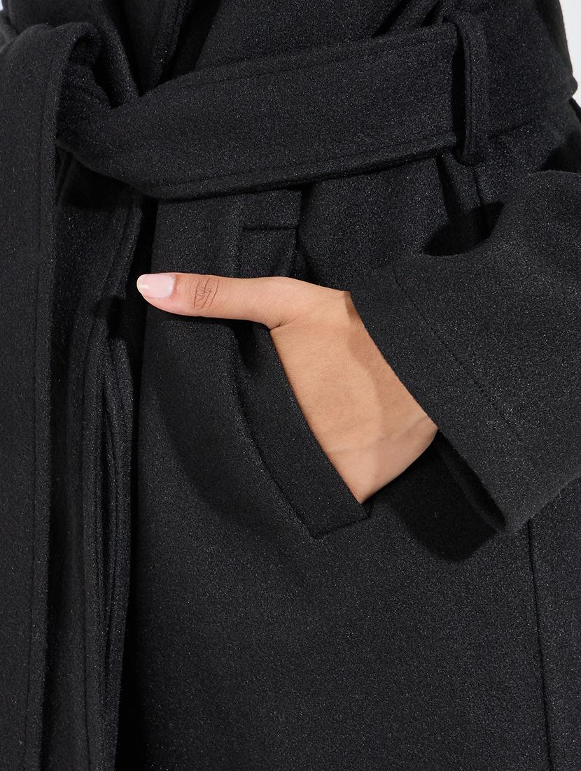 women black solid trench coat - 21546977 - Standard Image - 4