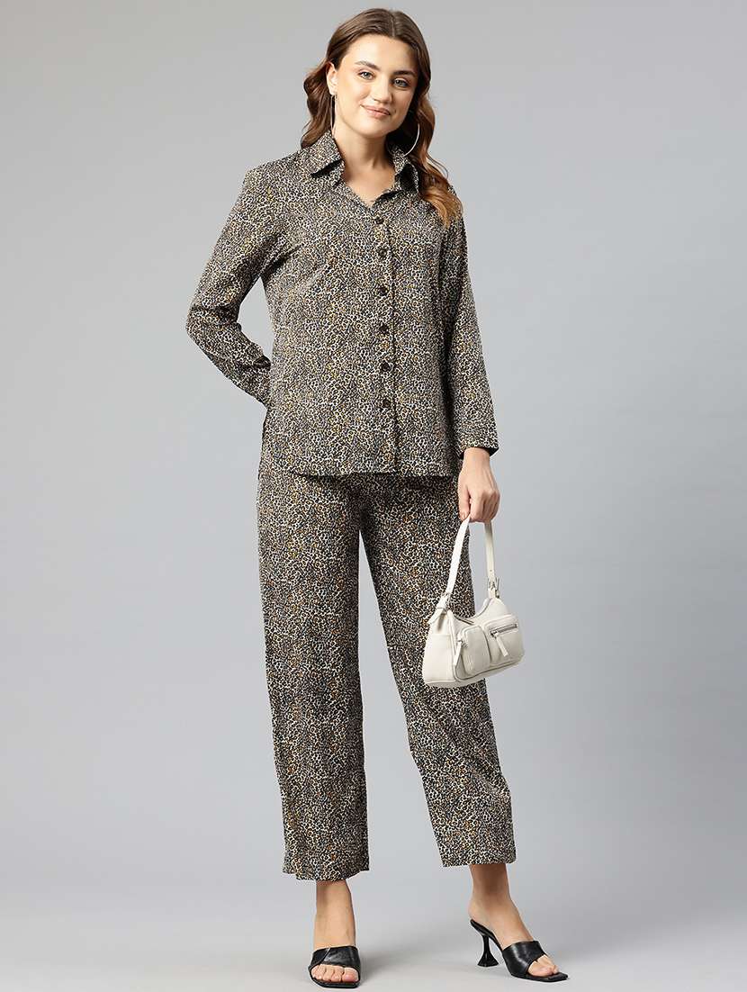 women printed shirt and trouser co-ord set - 21547517 -  Standard Image - 4