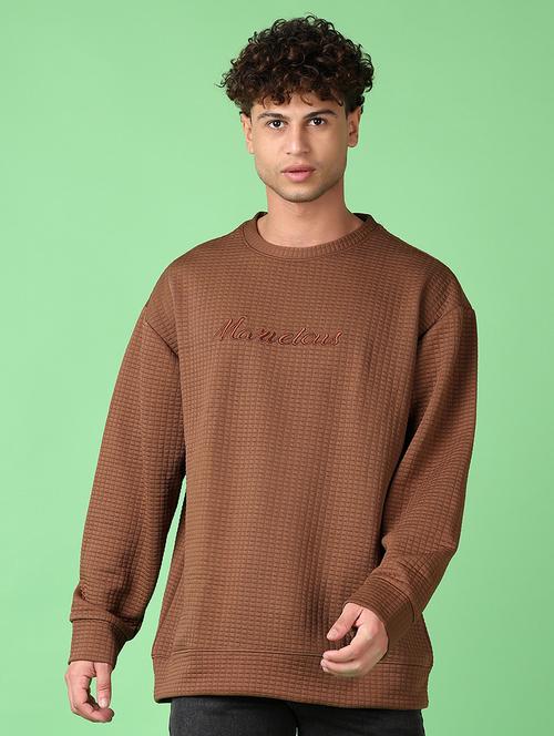 men round neck plain t-shirt - 21547721 -  Standard Image - 0