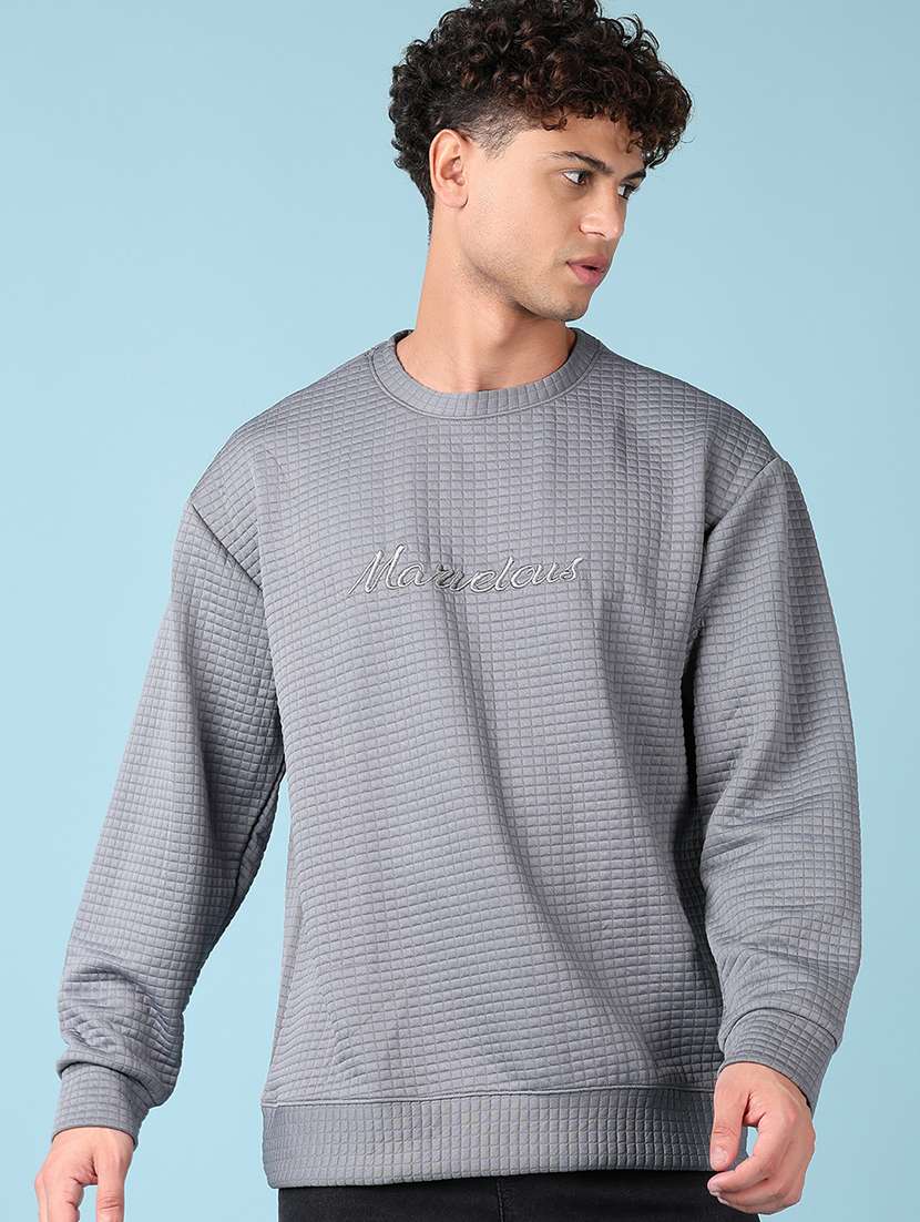 men round neck plain t-shirt - 21547722 -  Standard Image - 1