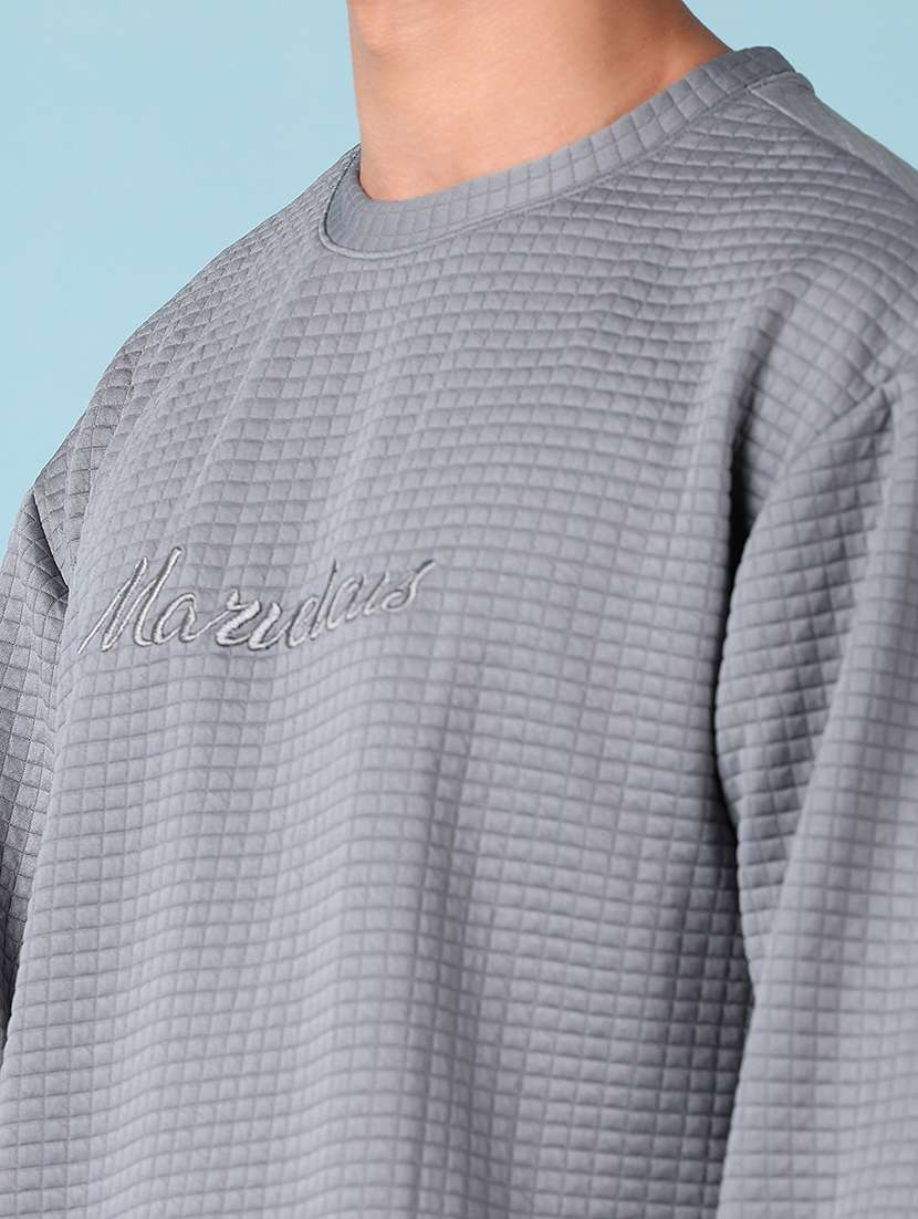 men round neck plain t-shirt - 21547722 -  Standard Image - 4