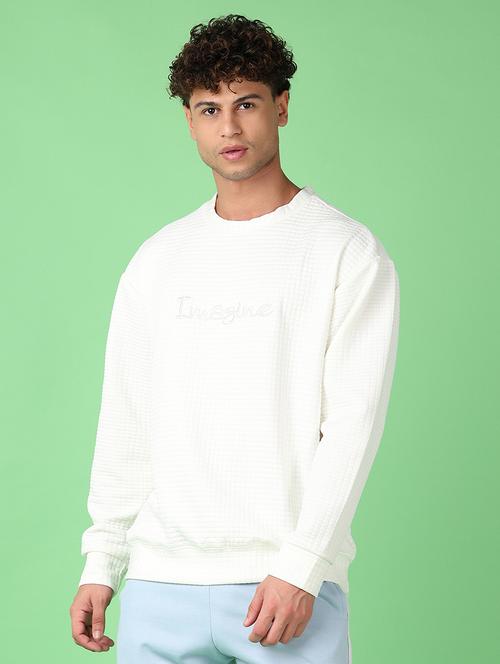 men round neck plain t-shirt - 21547723 -  Standard Image - 0