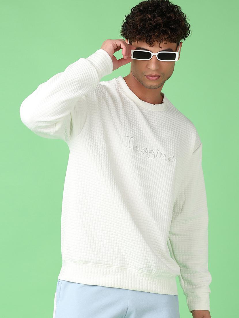 men round neck plain t-shirt - 21547723 -  Standard Image - 1