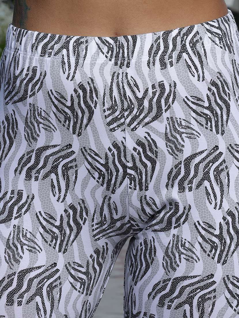 women printed ankle length leggings - 21548932 - Standard Image - 4