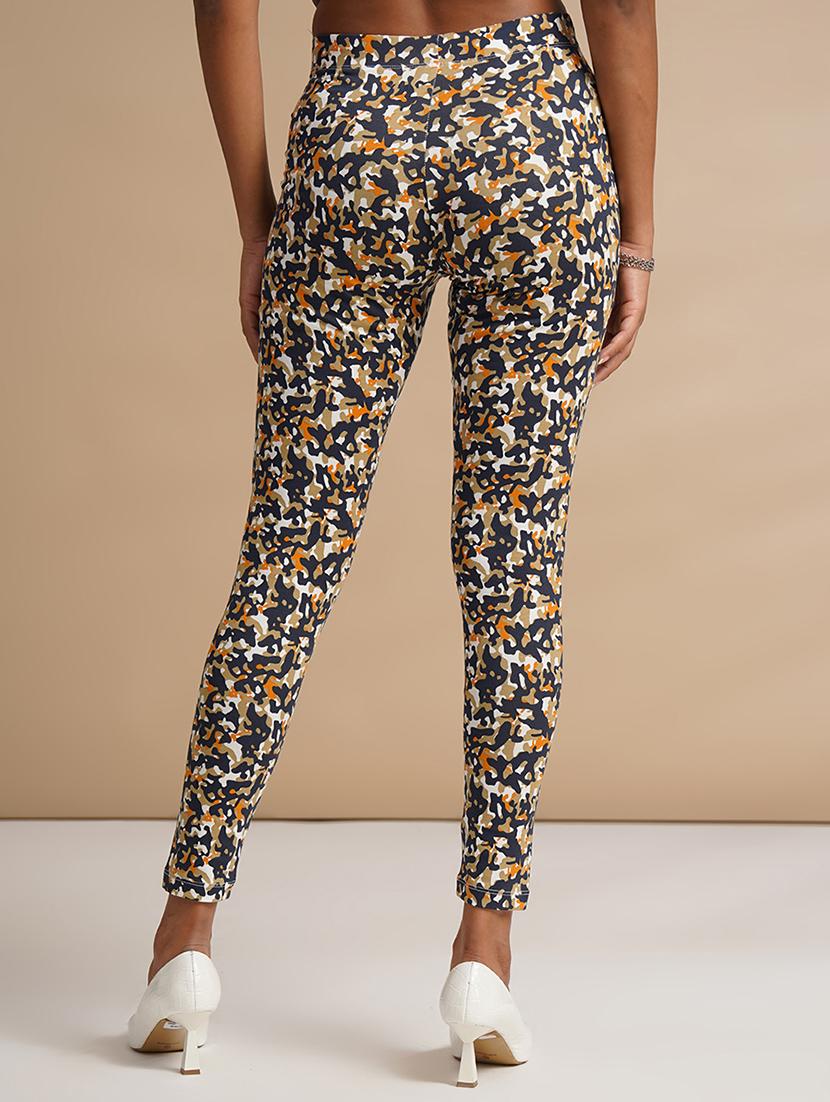 women camouflaged  ankle length leggings - 21548935 -  Standard Image - 1