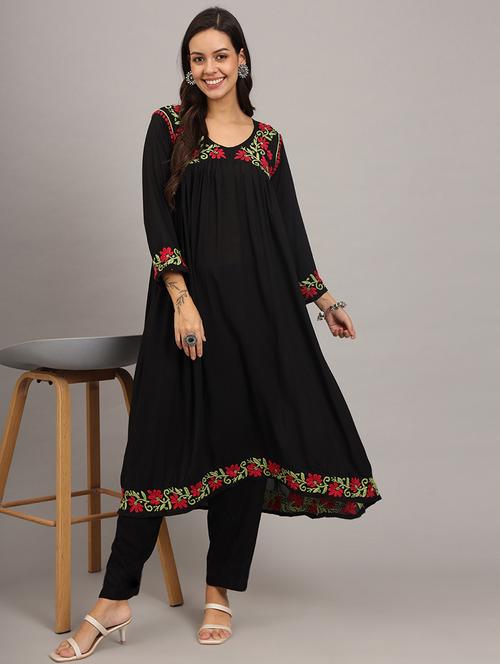 women embroidered v neck a-line kurta - 21549552 - Standard Image - 0