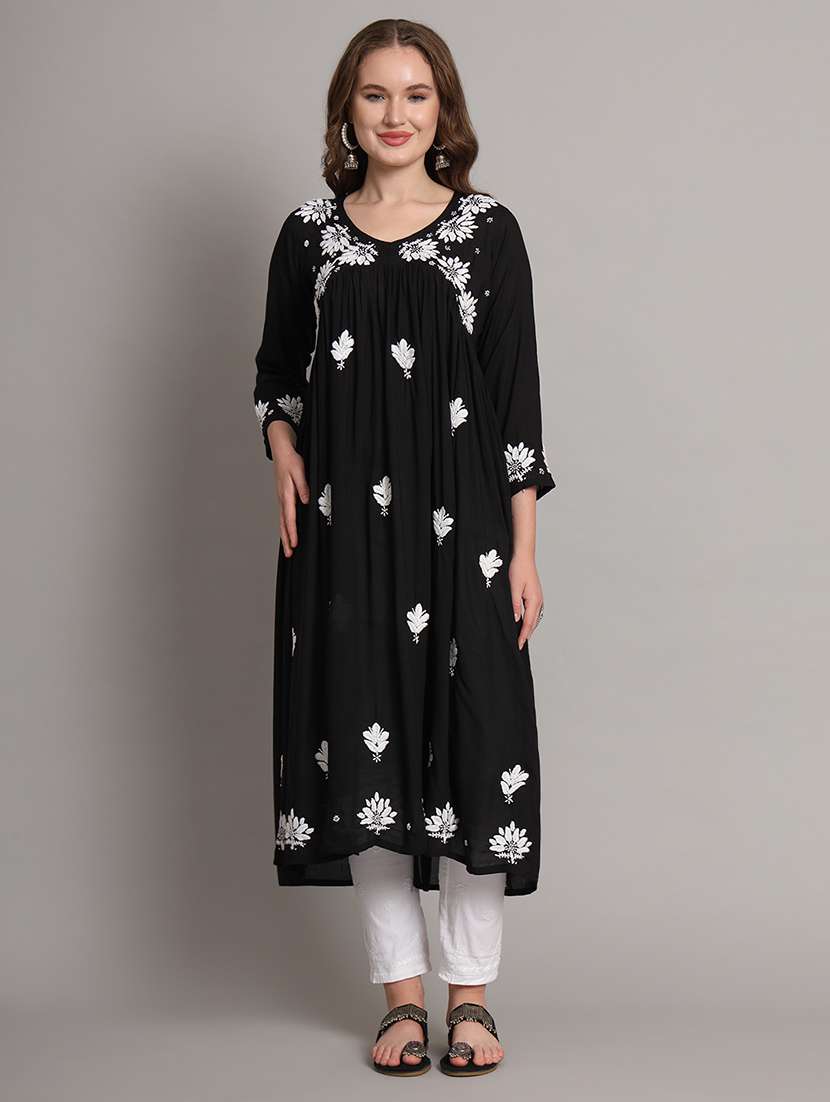 women embroidered v neck a-line kurta
