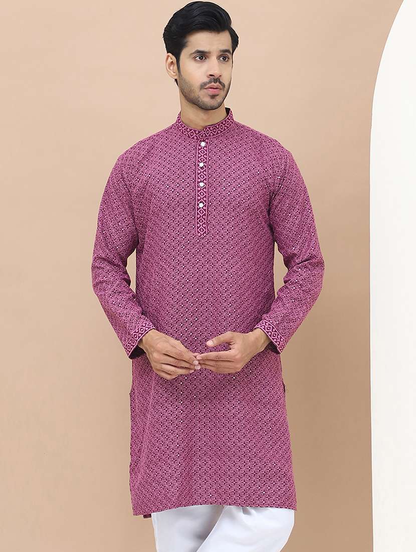 men embroidered mandarin neck kurta 
