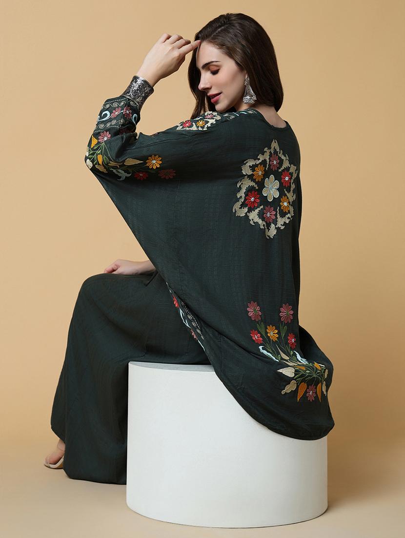 women round neck a-line kurta with embroidered jacket - 21550243 - Standard Image - 4