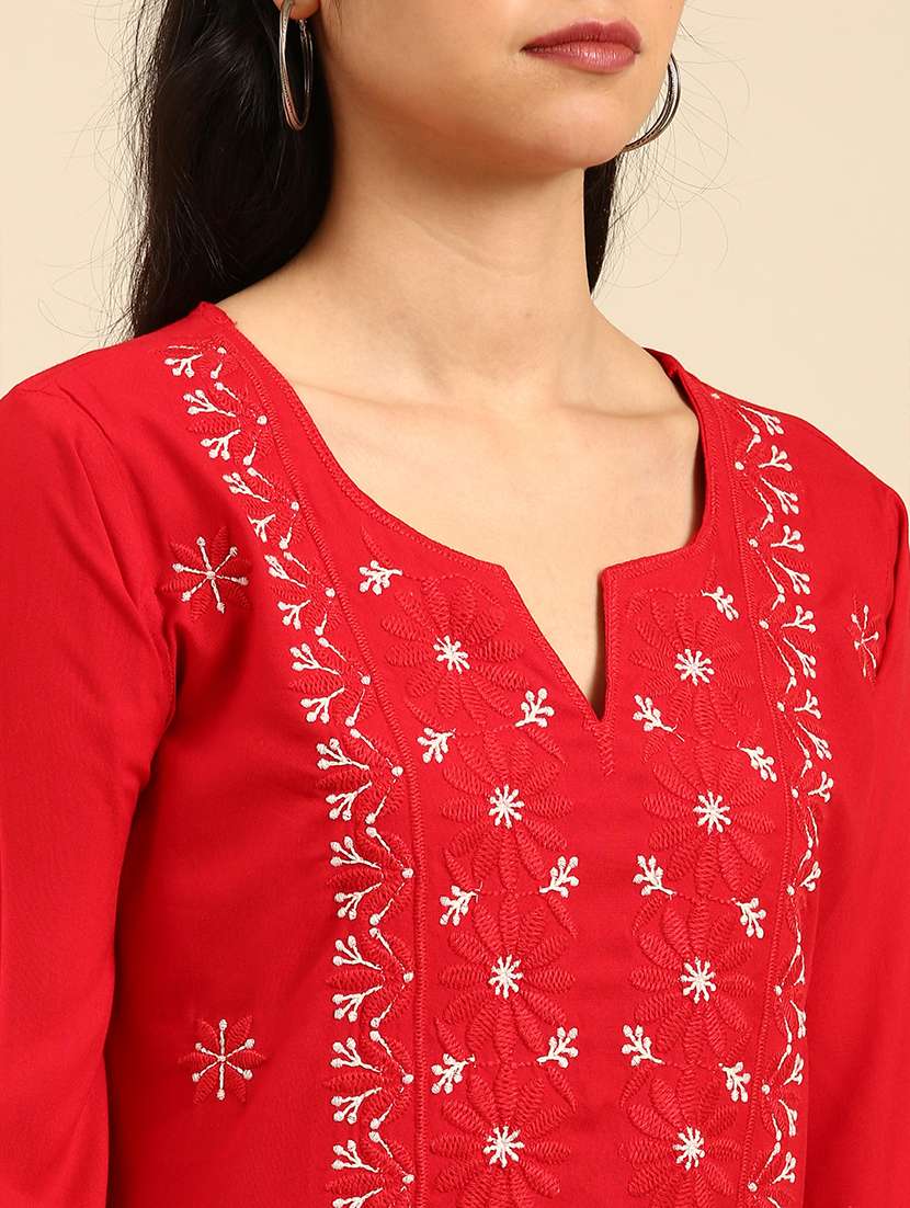 women embroidered kurta pant set with dupatta - 21550287 -  Standard Image - 4