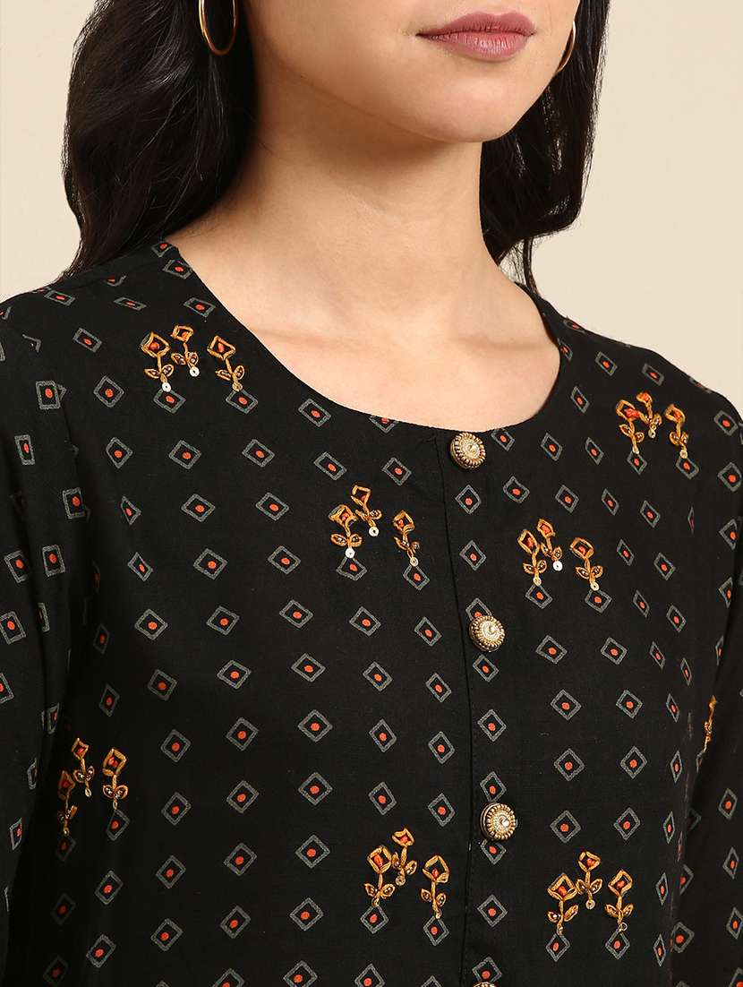 women black self design kurta palazzo set - 21550310 -  Standard Image - 4
