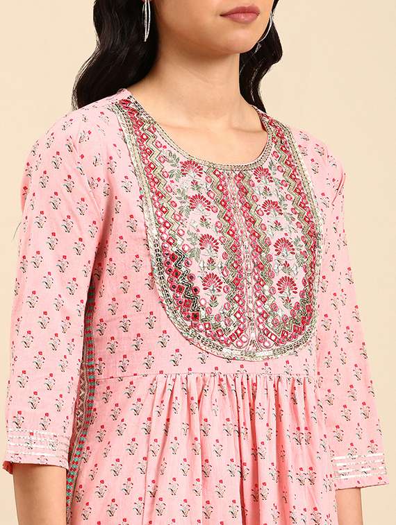 women pink floral printed kurta pant set with dupatta - 21550385 -  Standard Image - 4