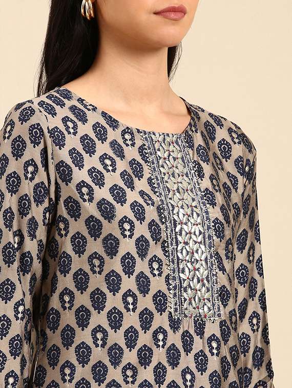 women three quarter sleeve kurta pant with dupatta set - 21550393 -  Standard Image - 4