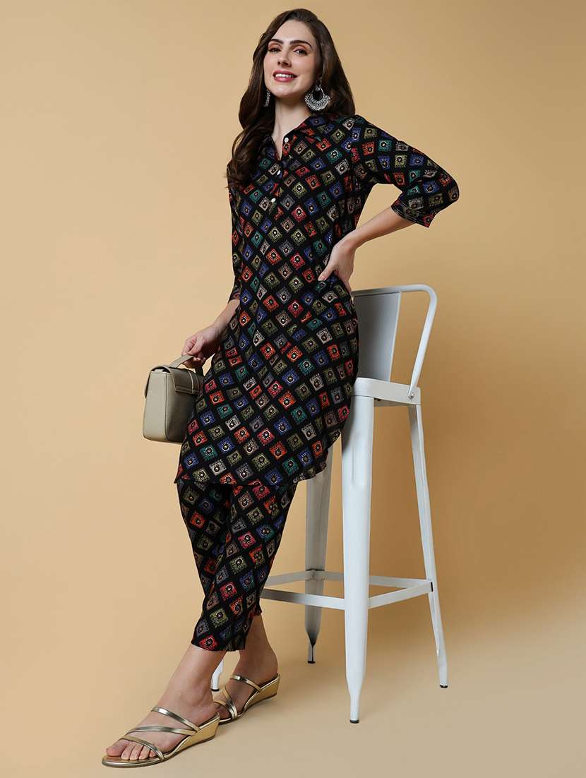 women black geometric printed kurta pant set - 21550420 -  Standard Image - 4