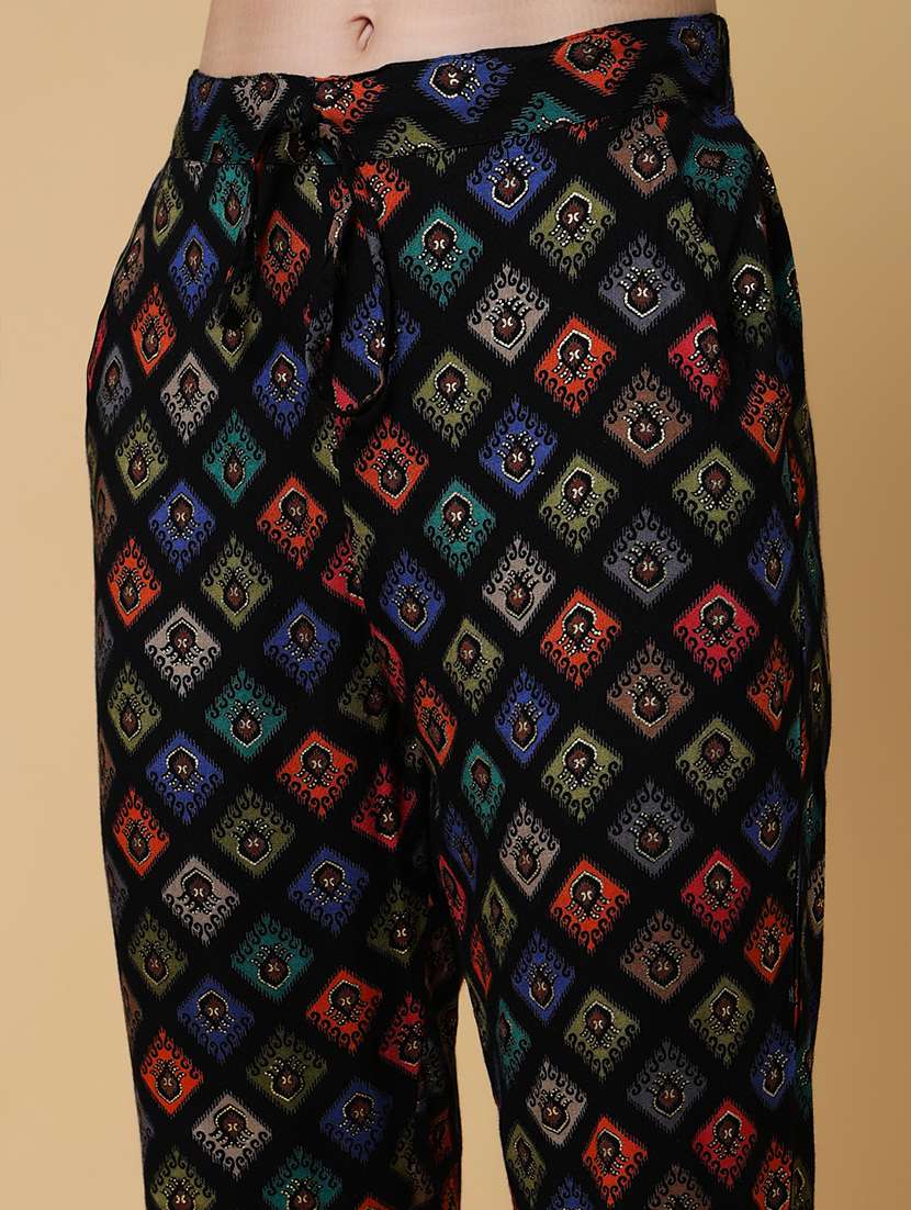 women black geometric printed kurta pant set - 21550420 -  Standard Image - 6