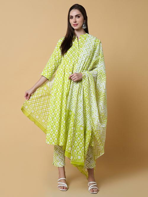 women three quarter sleeve kurta pant with dupatta set - 21550423 -  Standard Image - 0