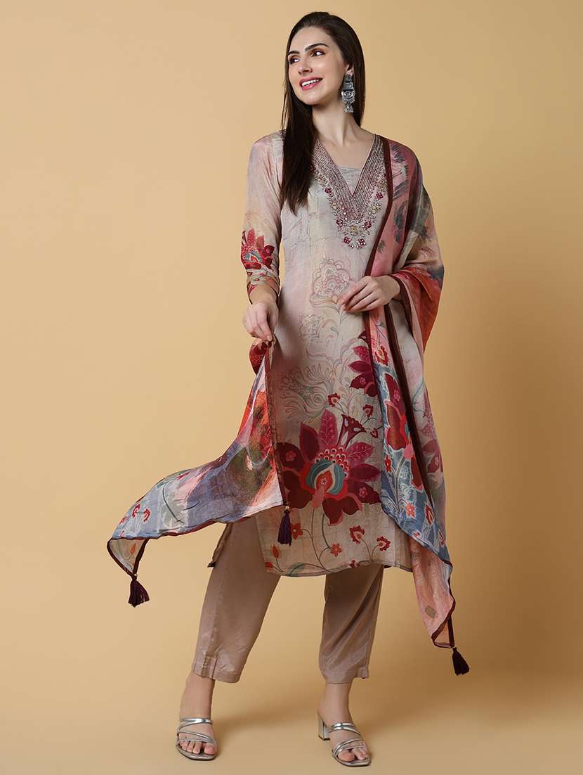 women three quarter sleeve kurta pant with dupatta set - 21550427 - Standard Image - 4