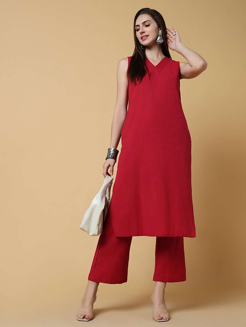 Women Red Solid Kurta Pant Set - 21550431 -  Standard Image - 4
