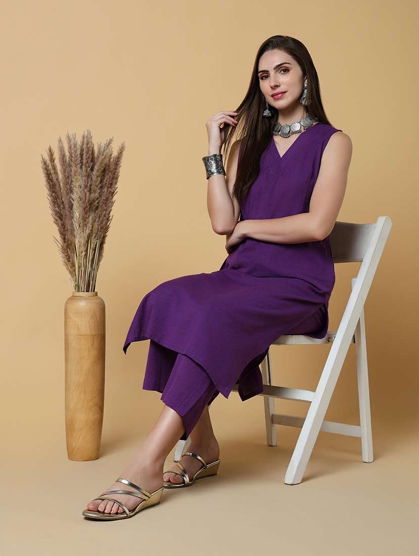 Women Purple Solid V-neck Kurta Pant Set - 21550432 -  Standard Image - 4
