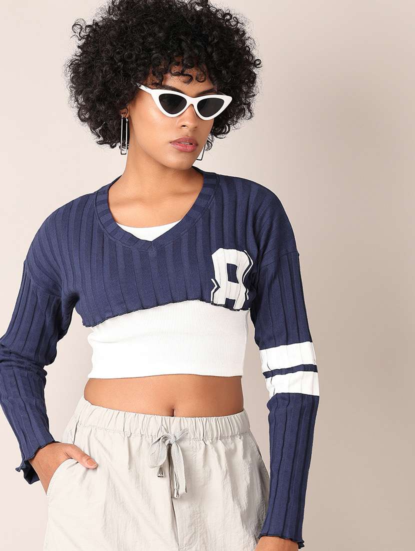 women printed long sleeves crop t-shirt - 21550566 -  Standard Image - 4