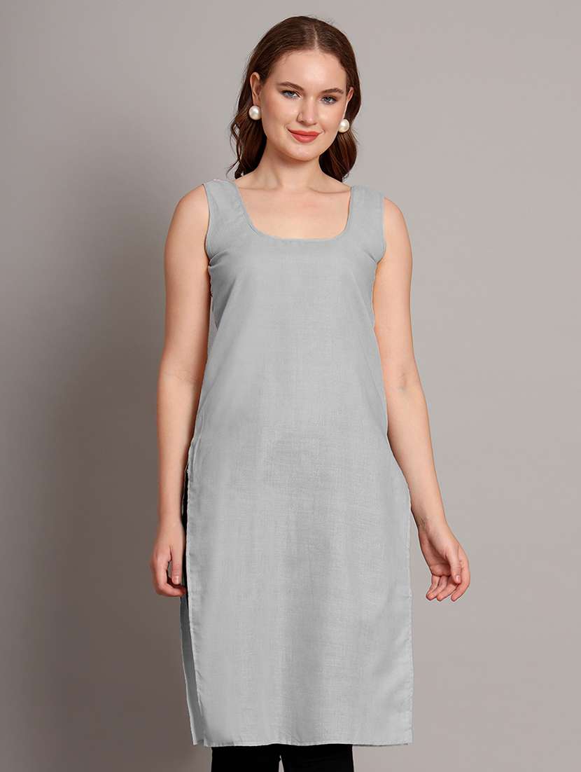 women solid sleeveless slip