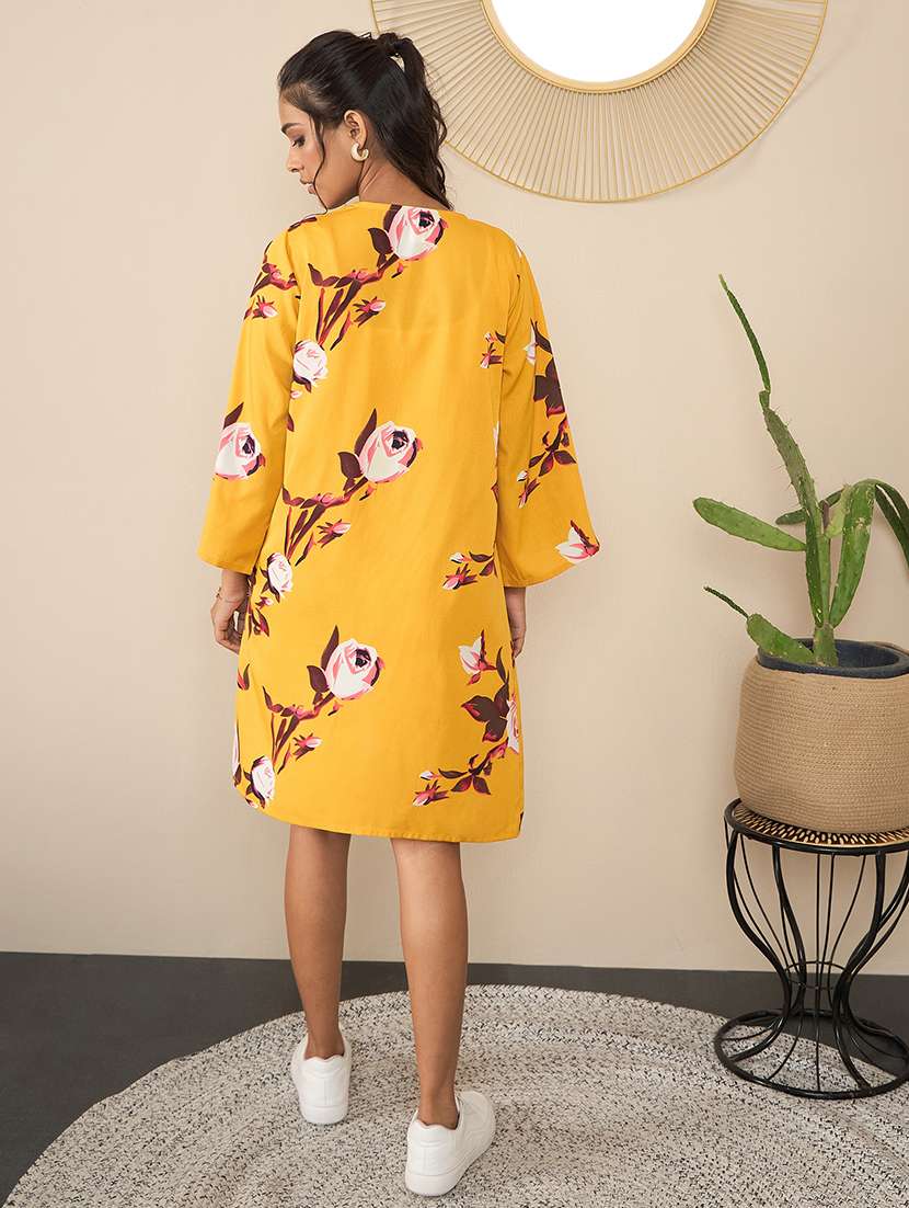 Women Floral Printed Shrug And Shorts Co Ord Set