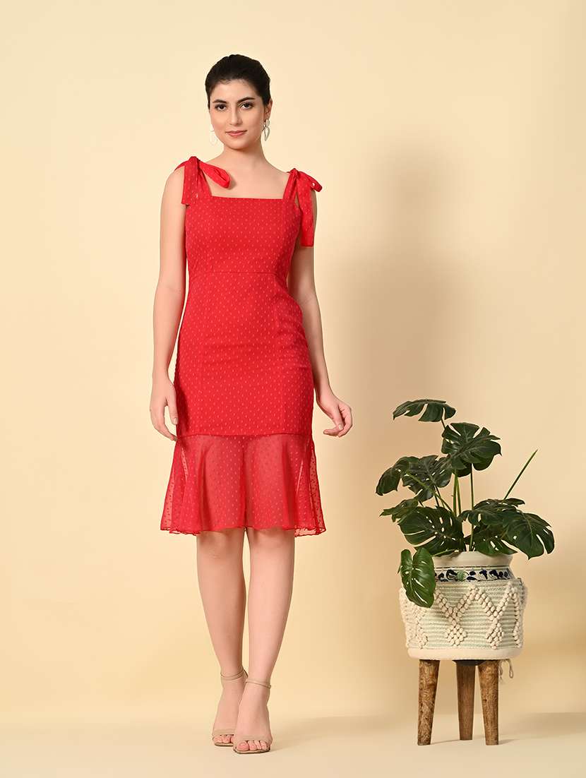 women self design sleeveless tiered dress