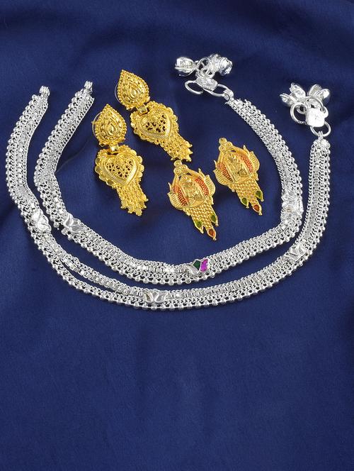 set of 2 gold stud earrings and anklets - 21553792 - Standard Image - 0
