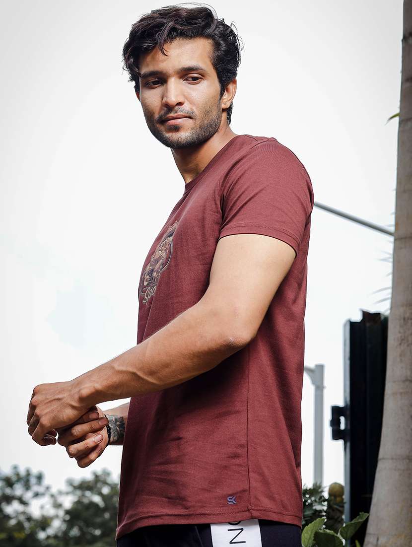 Men Chest Print Round Neck T Shirt
