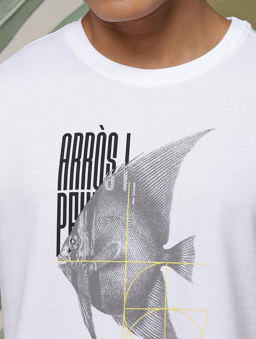 men chest print round neck t-shirt - 21553861 - Standard Image - 4
