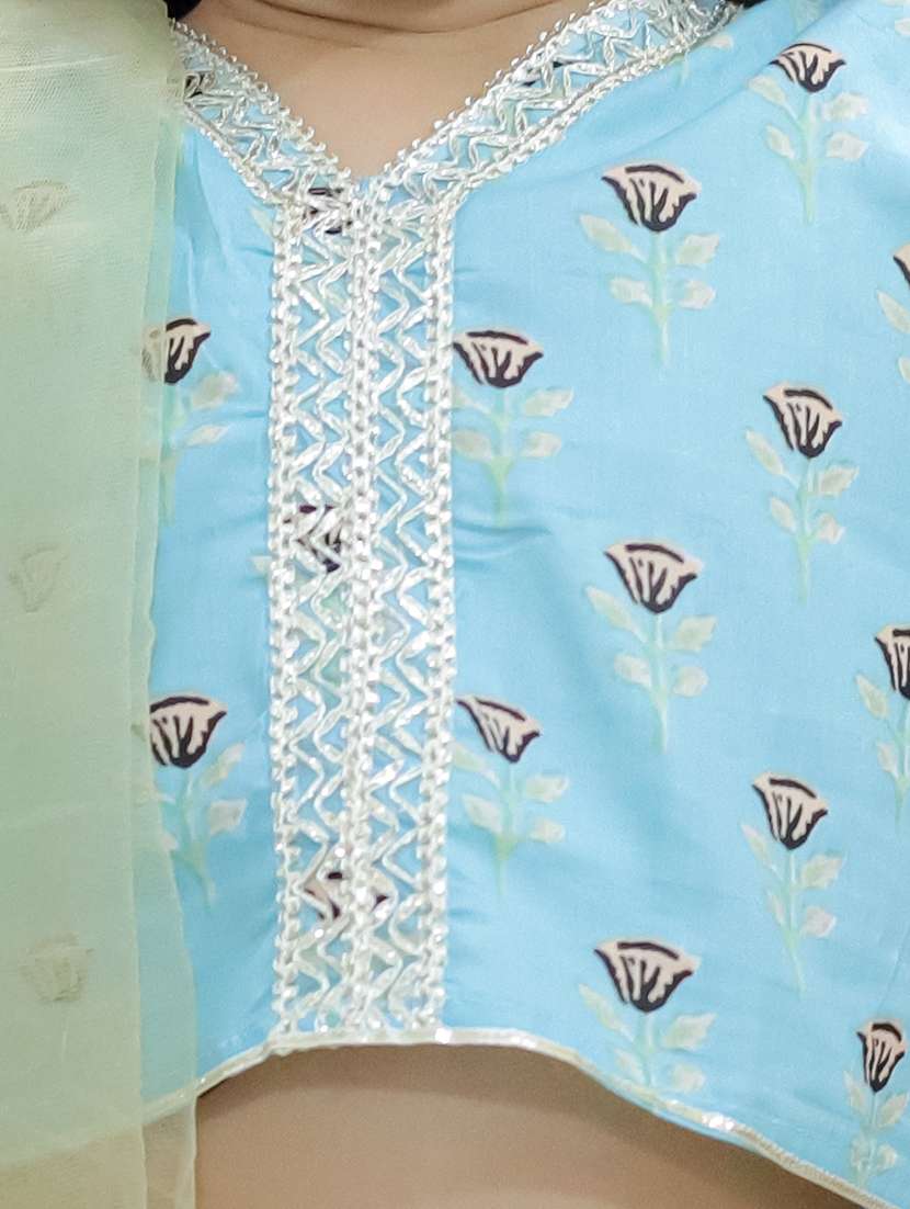 girls printed sleeveless lehenga choli set - 21555835 - Standard Image - 4
