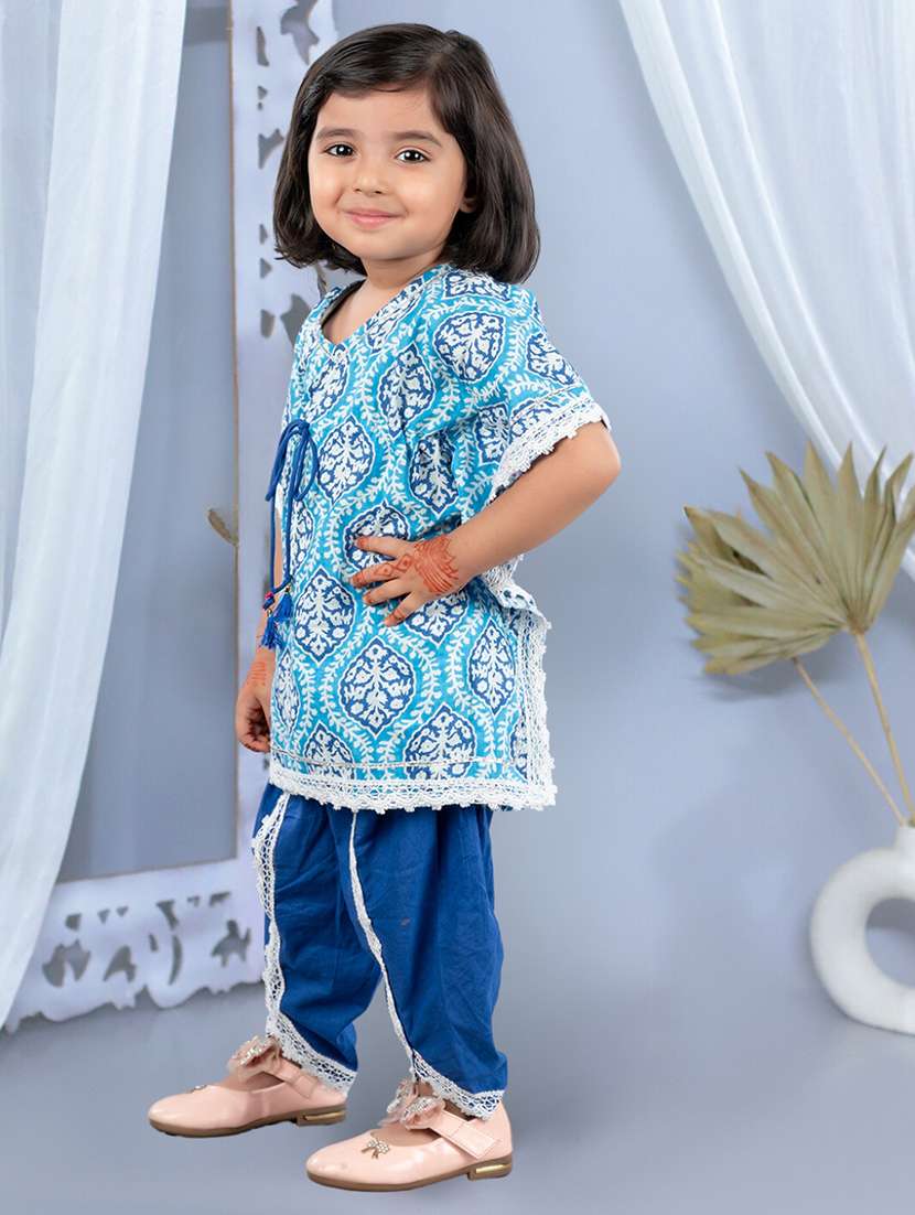 girls printed v neck kurta salwar set - 21555851 -  Standard Image - 1
