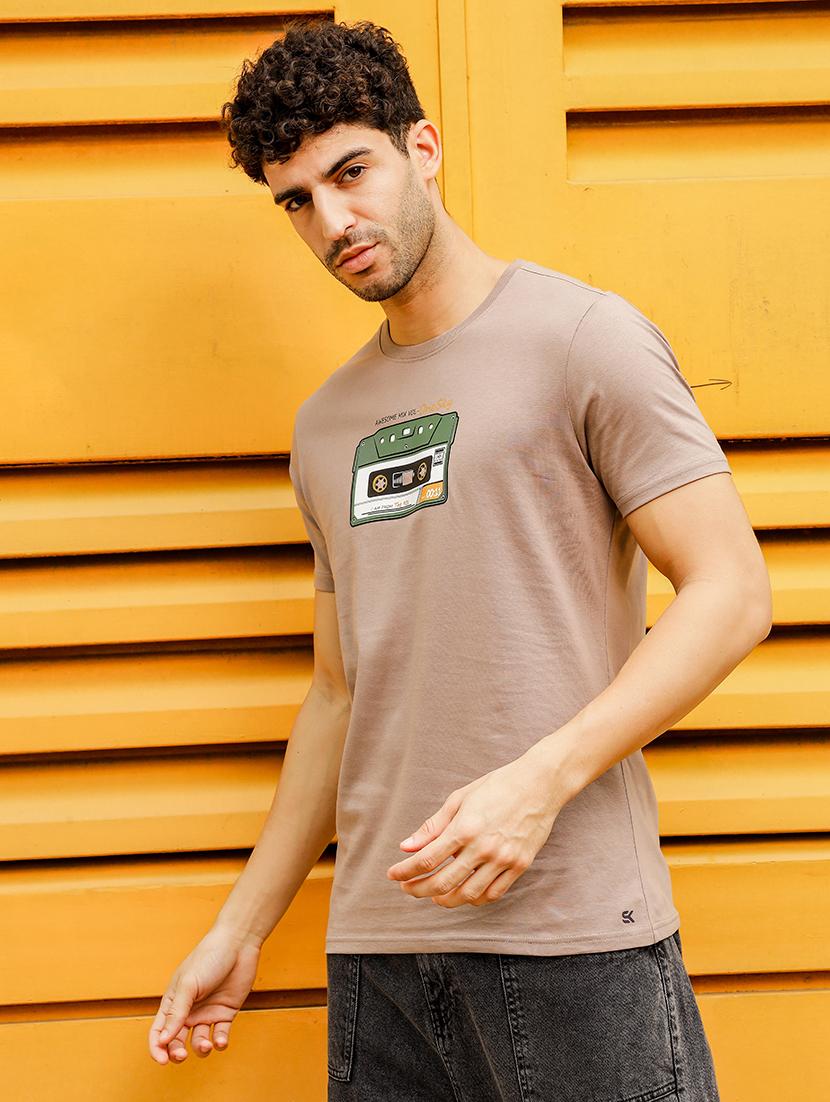 men chest print round neck t-shirt - 21557433 -  Standard Image - 1