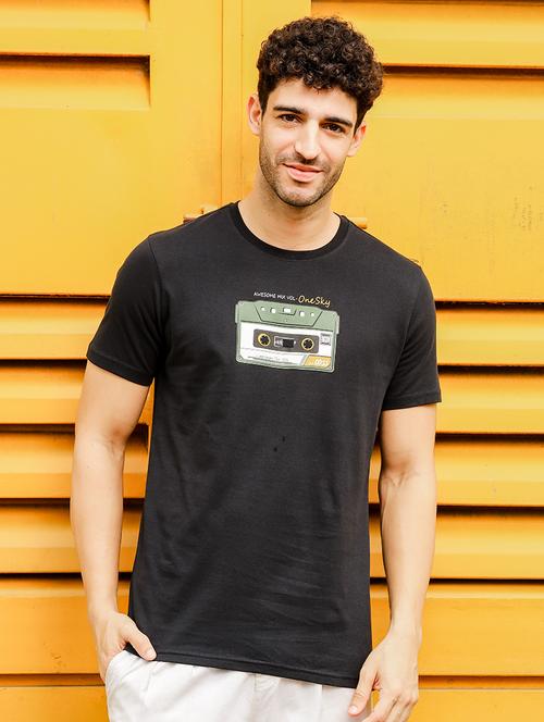 men chest print round neck t-shirt - 21557434 - Standard Image - 0
