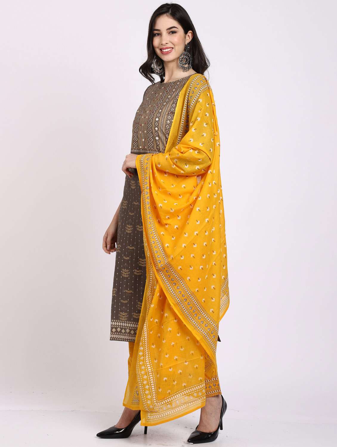 women foil print kurta pant set with dupatta - 21558304 -  Standard Image - 1