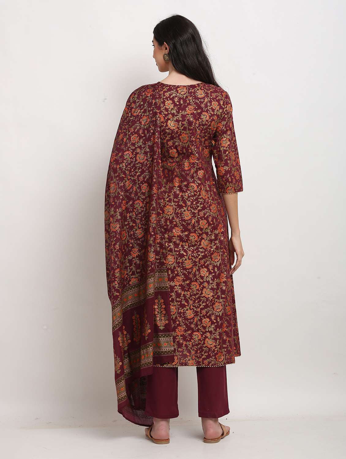 women foil print kurta pant set with dupatta - 21558558 -  Standard Image - 4