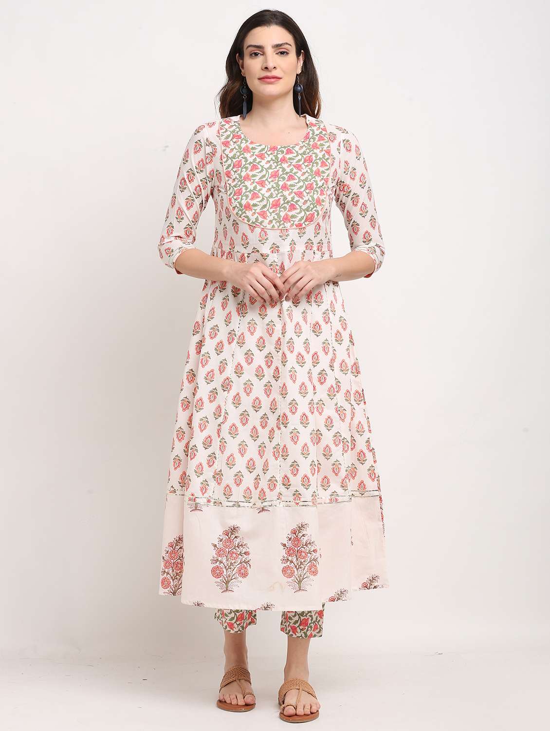 women printed kurta pant set with dupatta - 21558560 -  Standard Image - 4