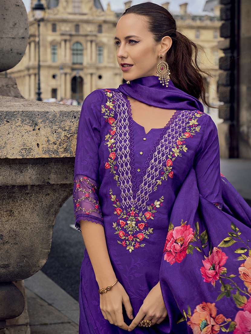 women three quarter sleeve kurta pant with dupatta set - 21558671 -  Standard Image - 4