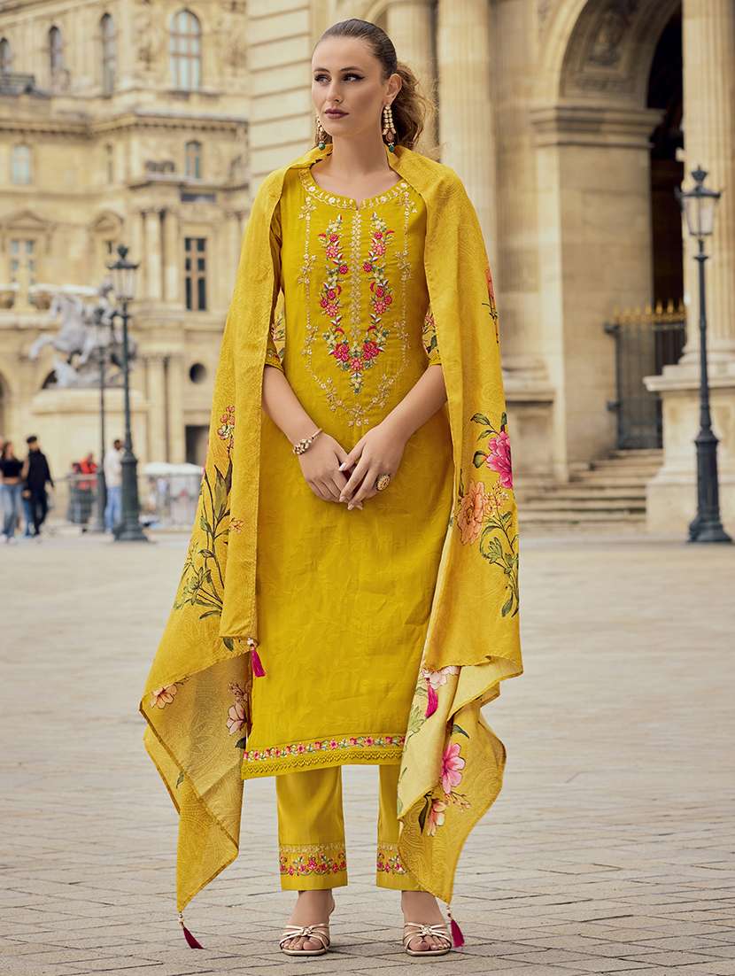 women embroidered kurta pant set with dupatta - 21558672 -  Standard Image - 1