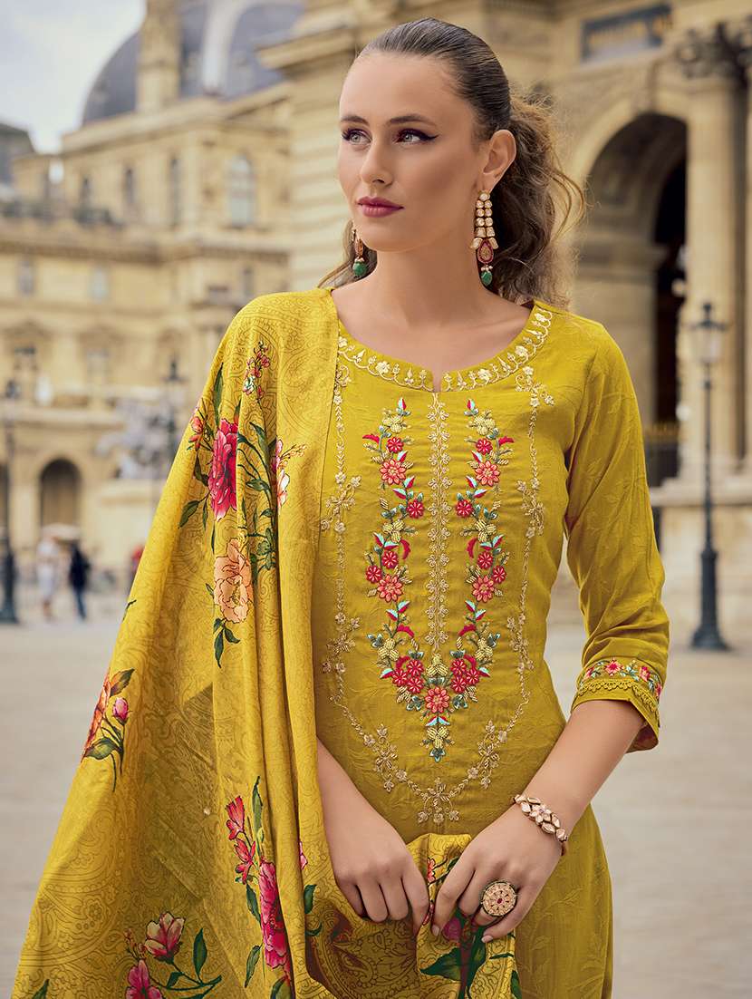 women embroidered kurta pant set with dupatta - 21558672 -  Standard Image - 6