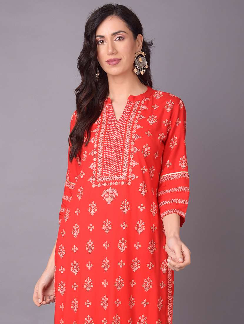 women red foil printed kurta pant set - 21559430 -  Standard Image - 4