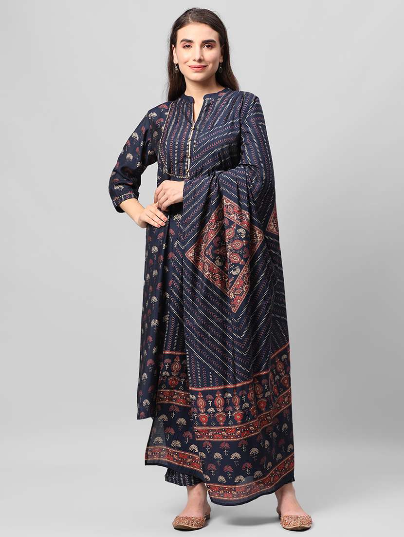 women three quarter sleeve kurta pant with dupatta set - 21559503 -  Standard Image - 1