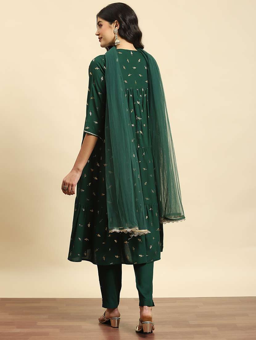 women foil print kurta pant set with dupatta - 21559553 - Standard Image - 4