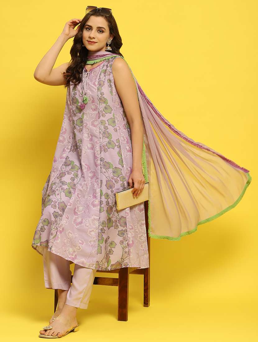 women floral kurta pant set with dupatta - 21559620 -  Standard Image - 4