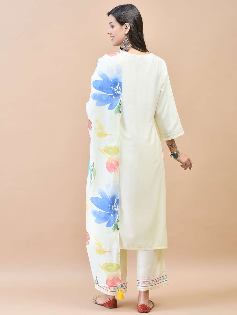 women three quarter sleeve kurta pant with dupatta set - 21559632 -  Standard Image - 4