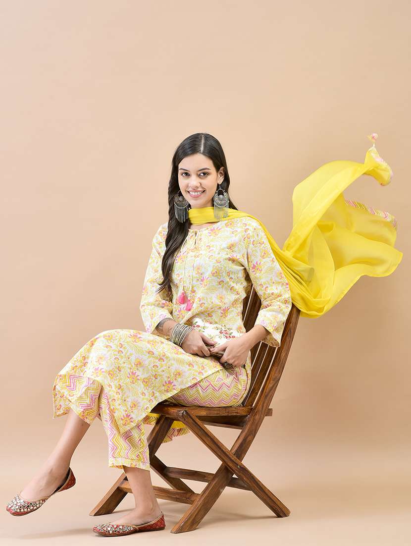 women three quarter sleeve kurta pant with dupatta set - 21559634 -  Standard Image - 4