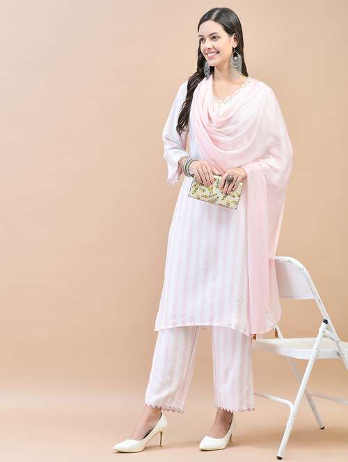 women three quarter sleeve kurta pant with dupatta set