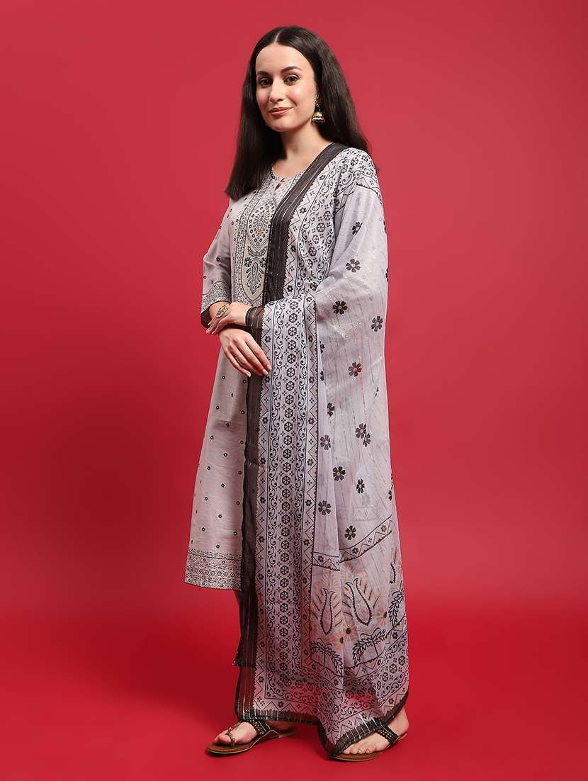 women self design three quarter sleeve suit set - 21559643 -  Standard Image - 1